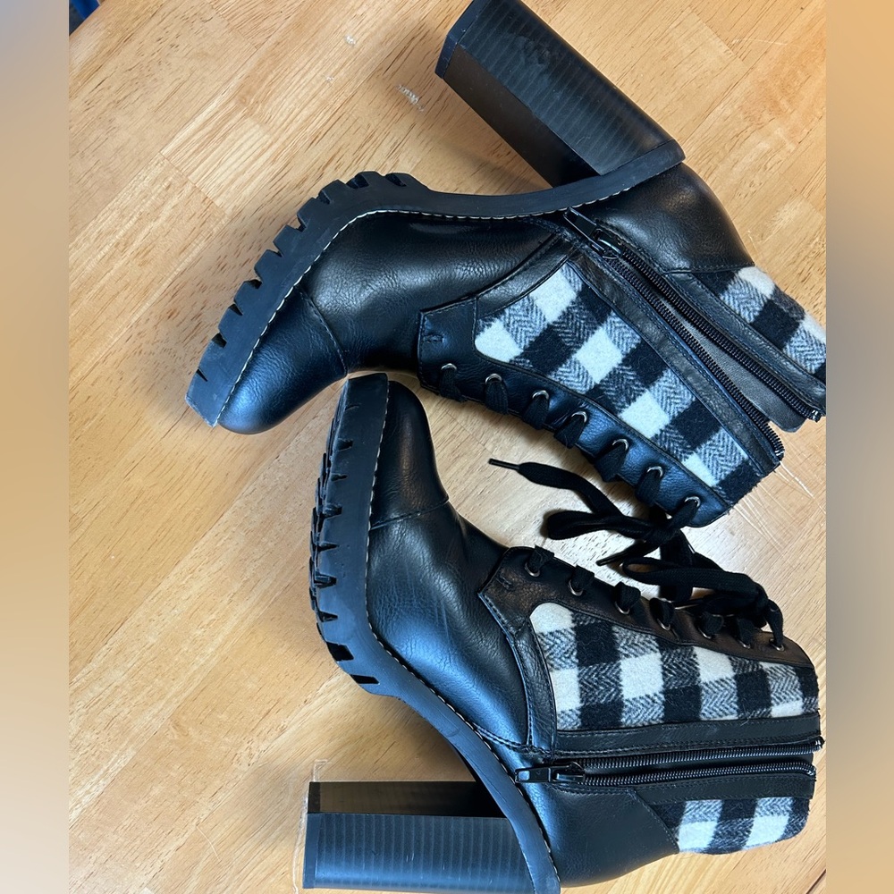 BCBG boots!